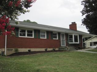 4537 Fontaine Dr, Roanoke, VA 24018