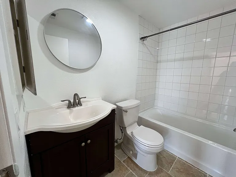 730 W 4th St #415 — Photo 11