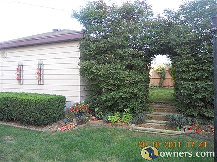 Garage & "Secret Garden"