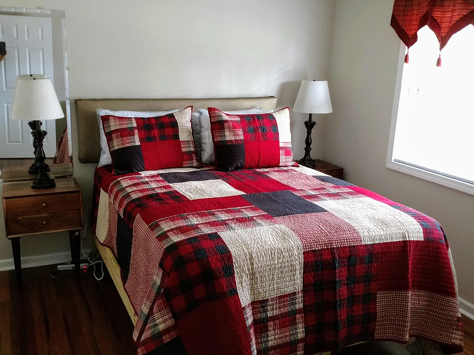 3 bed, 1800 sqft, $2,250 — Photo 4