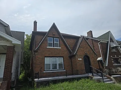 4 bed, 1370 sqft, $1,750 — Photo 1
