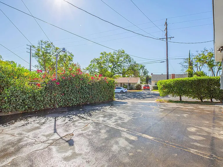 2757 Paloma St — Photo 17