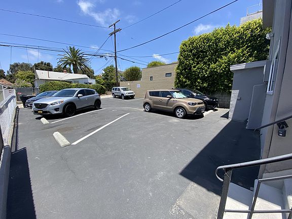 2nd image of 519 Raymond Ave