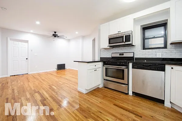 Rented by Mdrn Residential | media 18