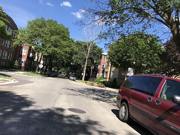 5th image of 1951 W Birchwood Ave APT 1W
