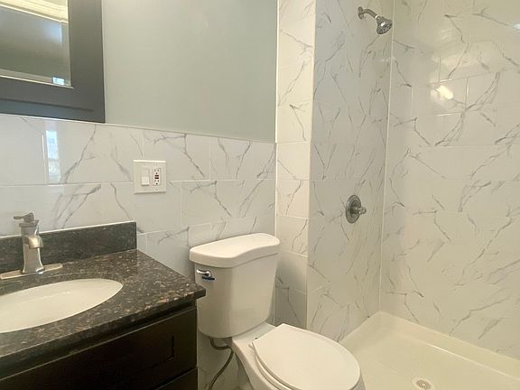 2nd image of 1465 Myrtle Ave #3F
