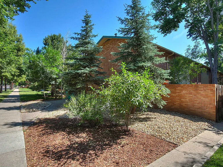 526 S Howes St — Photo 13