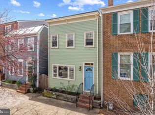 118 N West St, Alexandria, VA 22314
