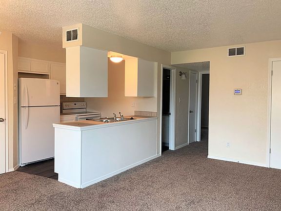 4th image of 1407 Glen Oaks Ct #4