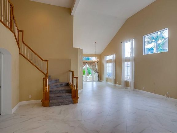 4th image of 321 Moonstone Bay Dr