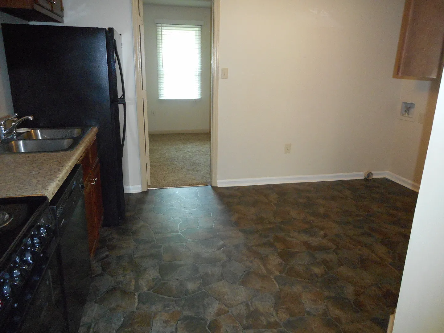 1 Bedroom, 1 Bath Cozy Apartment — Photo 3