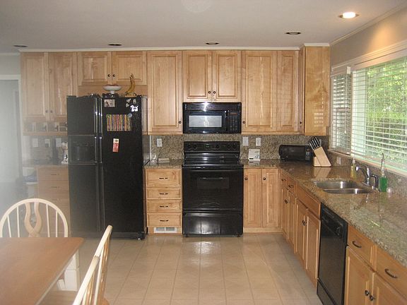 2nd image of 3810 Dogwood Dr