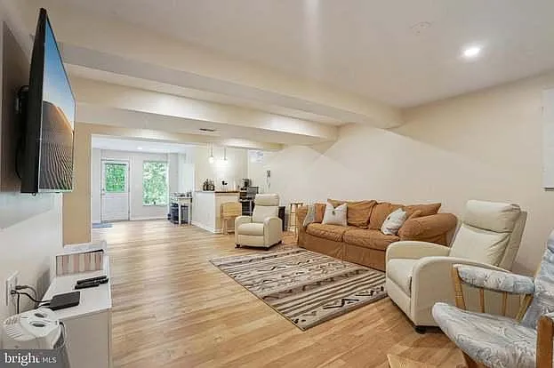 43400 Sperrin Ct — Photo 2
