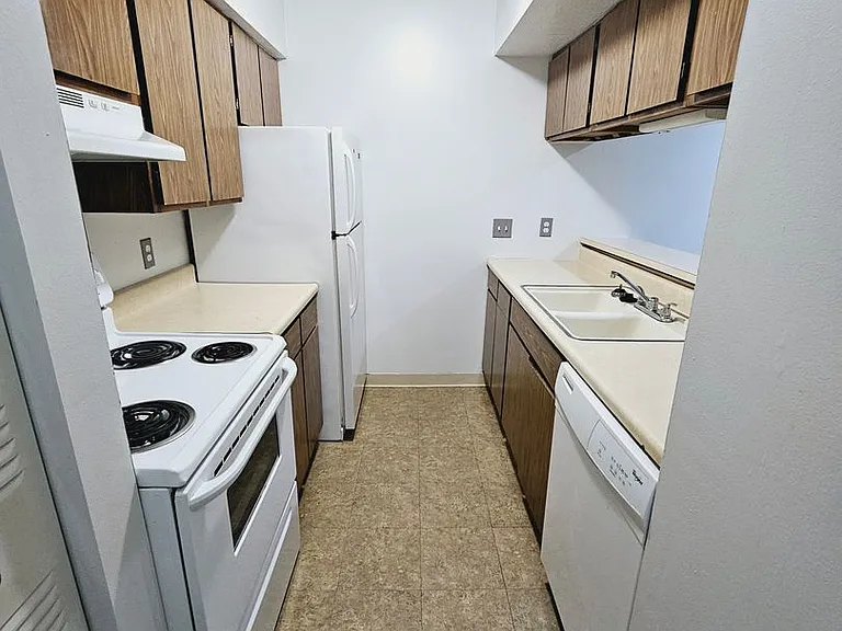 Sugarbush Apartments — Photo 158