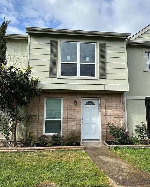 1st image of 8718 Victorian Village Dr