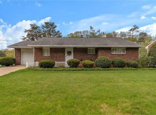 146 Ridgeview Dr, Aliquippa, PA 15001