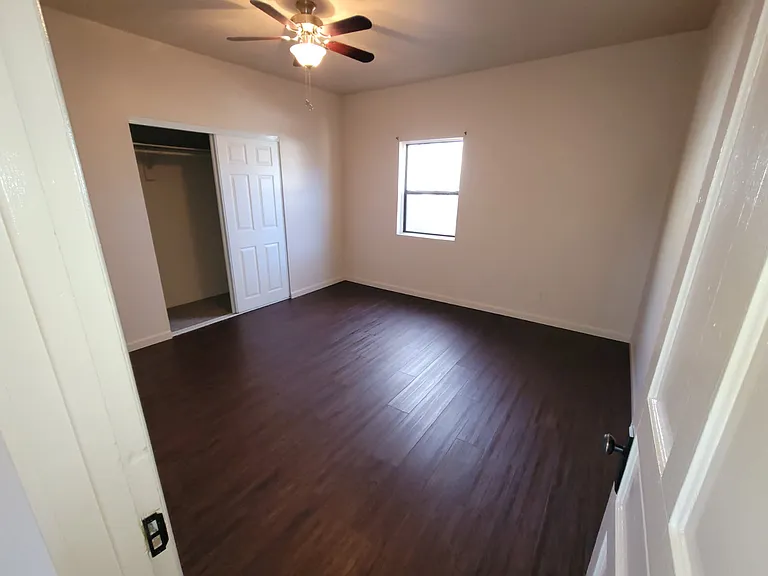 411 E Edison Ave — Photo 10