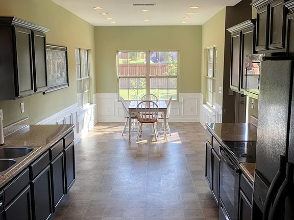 5th image of 347 Stratford Park Blvd