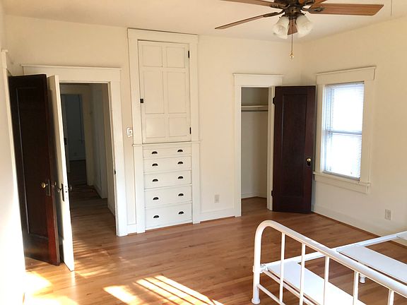3rd image of 1707 S Van Buren St