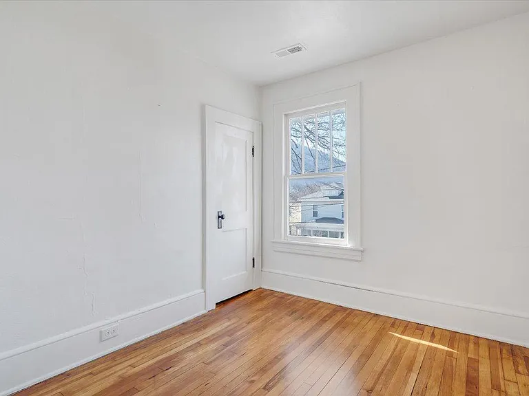 1622 8th St SE — Photo 27
