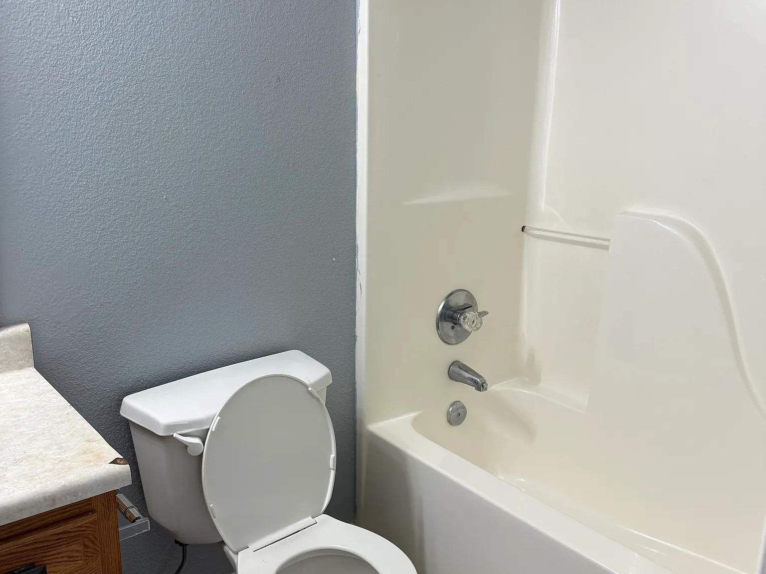 3 bed, 1200 sqft, $1,700 — Photo 4
