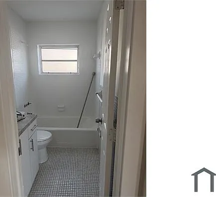310 W 20th St — Photo 7