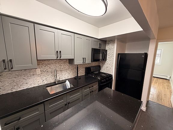 2nd image of 1902 Barnes Ave #3