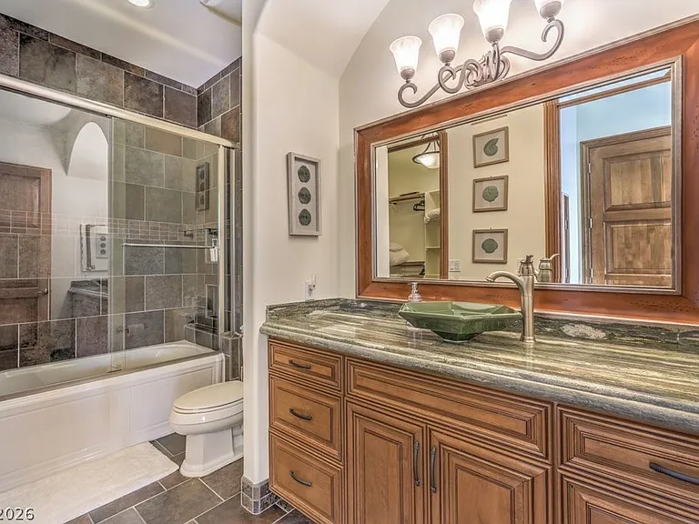 2780 El Camino Rd — Photo 50