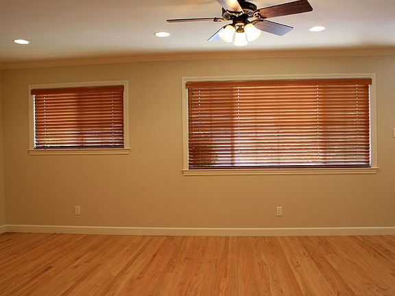 3rd image of 731 Ellsworth Pl