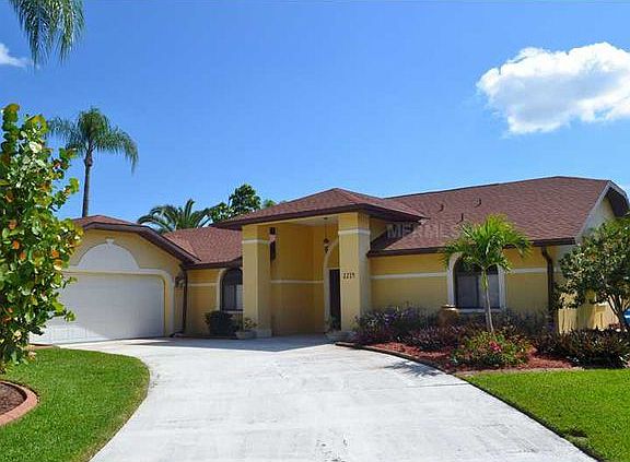 3rd image of 2214 E Village Ct