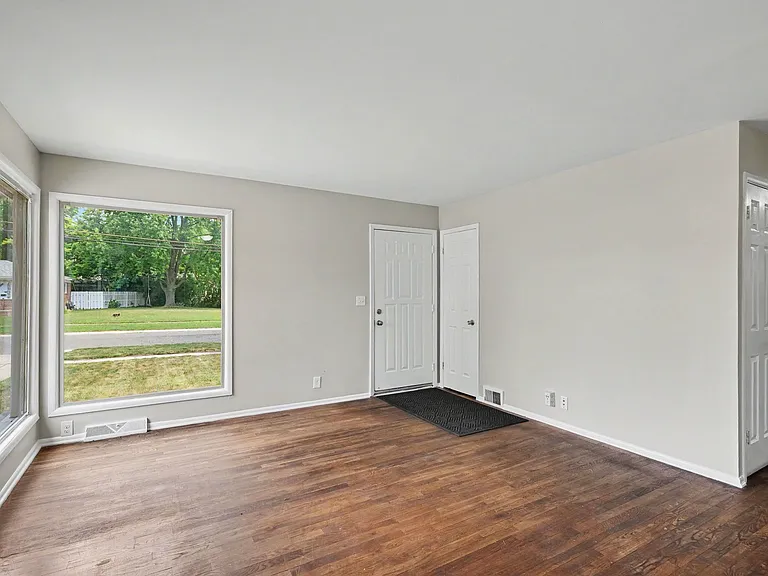 22282 E Schafer St — Photo 3