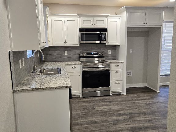 3rd image of 517 N Main St #1/2