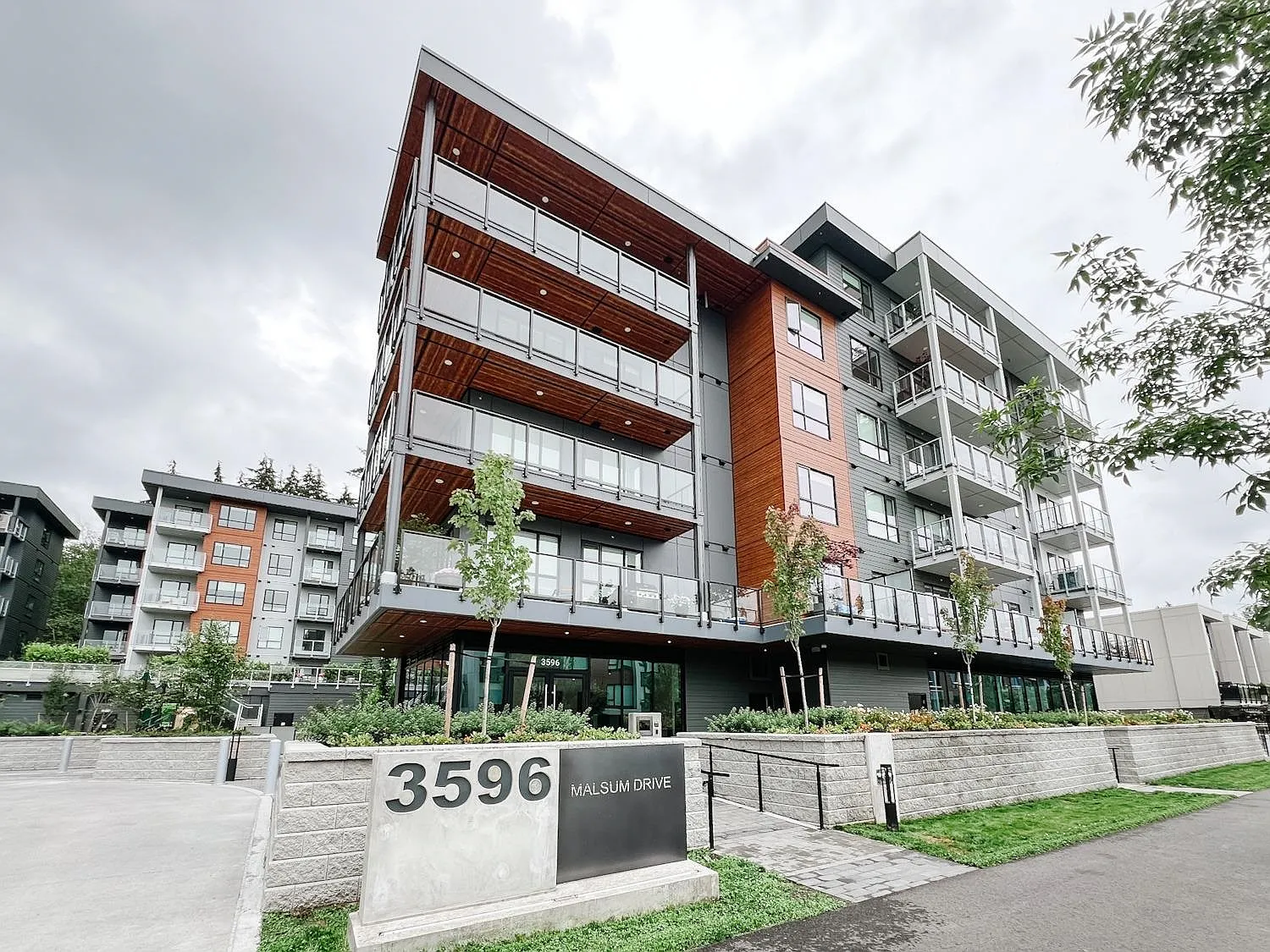 2 bed, 750 sqft, $3,295 — Photo 1