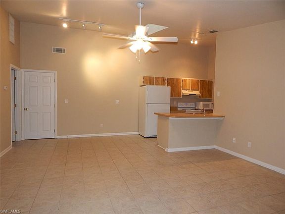 5th image of 804 SW 47th Ter APT 203