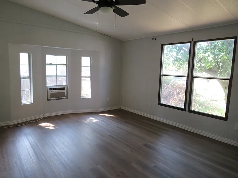 109 King Rd — Photo 9