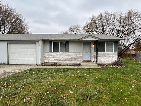 2nd image of 1717-1723 N Victor Pl #1719