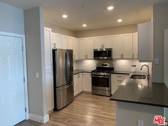 5th image of 6240 W 3rd St #4330