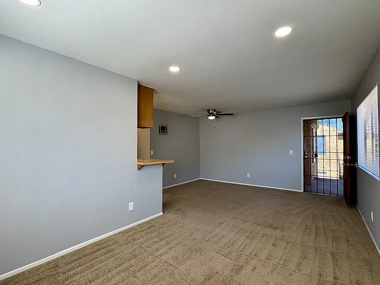 3633 Marlborough Ave — Photo 4
