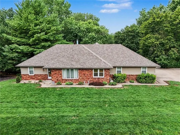 5408 Osage Dr, Saint Joseph, MO 64503
