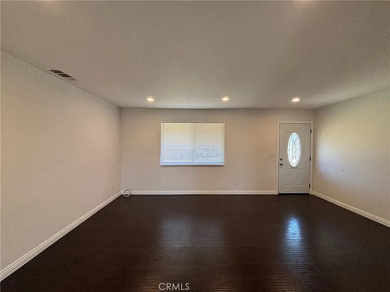 27531 Temple St — Photo 8