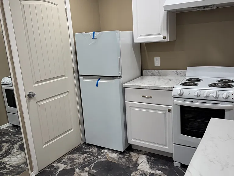318 N Knoxville Way — Photo 8