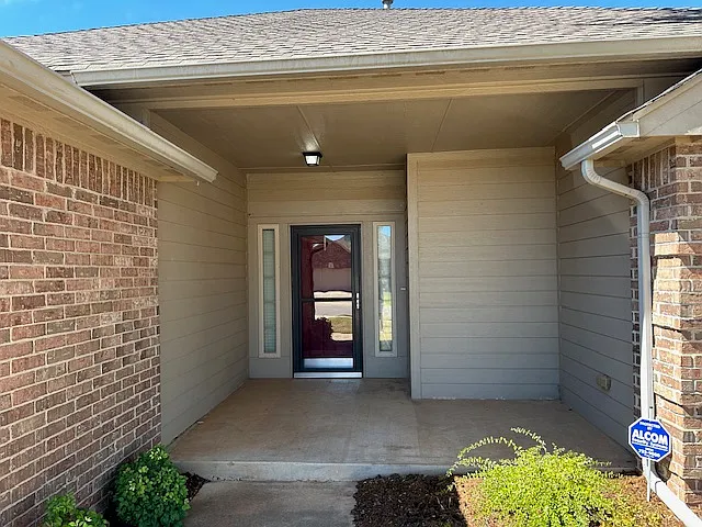 3 bed, 1600 sqft, $1,550 — Photo 2