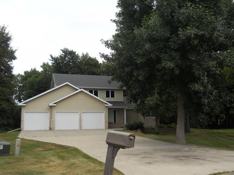 1st image of 147 50th Ave E