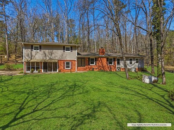 2nd image of 526 Bennett Cir