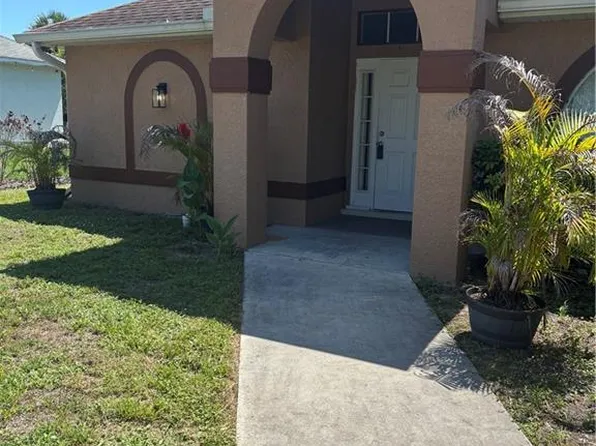 419 Naples AVE S, LEHIGH ACRES, FL 33974