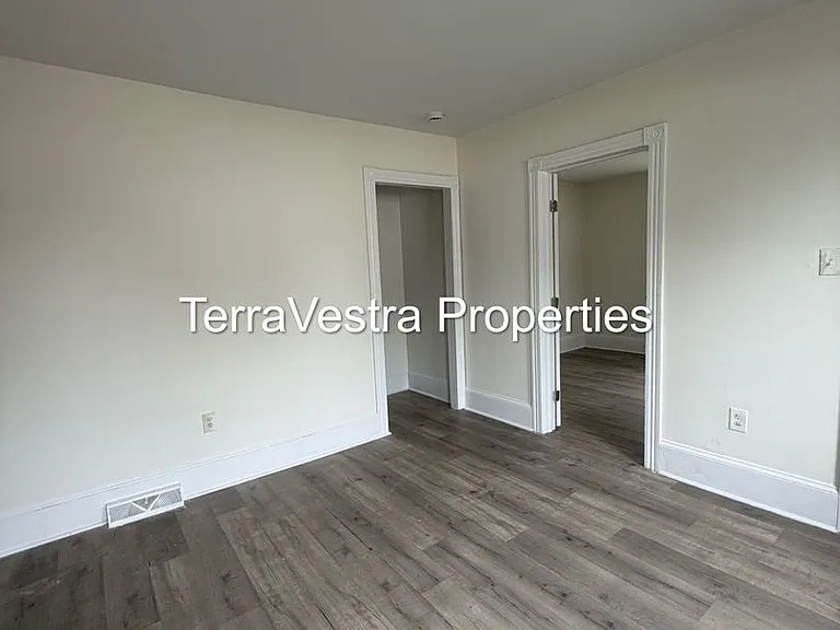 130-132 W McNeal St — Photo 3
