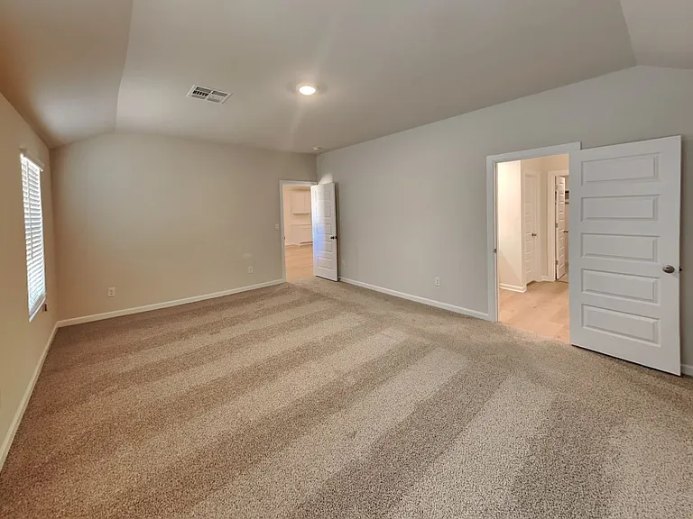 6101 Green Meadow Ln — Photo 9