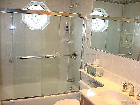 3rd image of 5 Gaines Dr