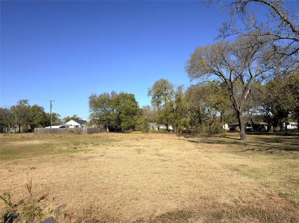 712 S 2nd St E, Dawson, TX 76639
