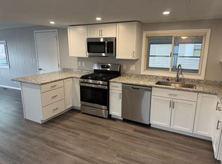 5 Rivermead Blvd, East Hartford, CT 06118